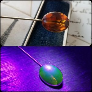 Vintage stick pin gold tone faceted antique? Old amber uranium uv glow